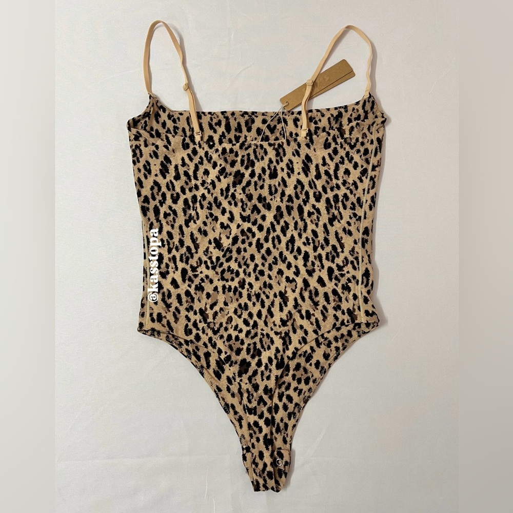 SKIMS Fits Everybody Cami Leopard Jaguar Bodysuit - Picture 2 of 2